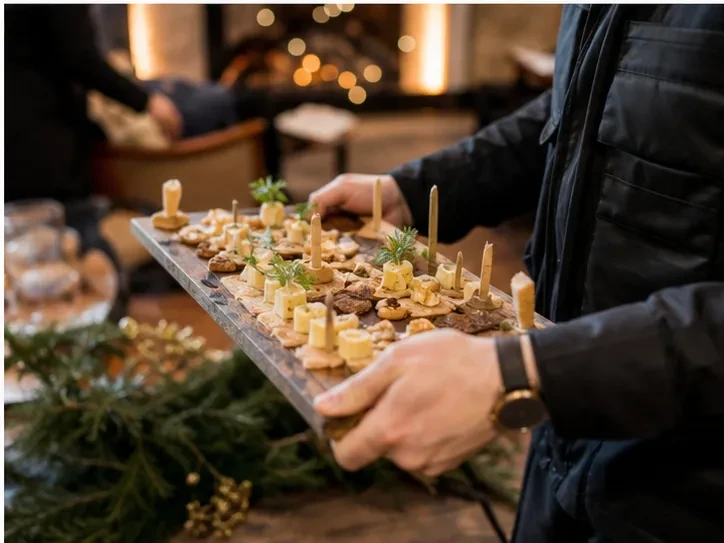 Design details and table setting for “Seasonal event in Gudauri” in Gudauri